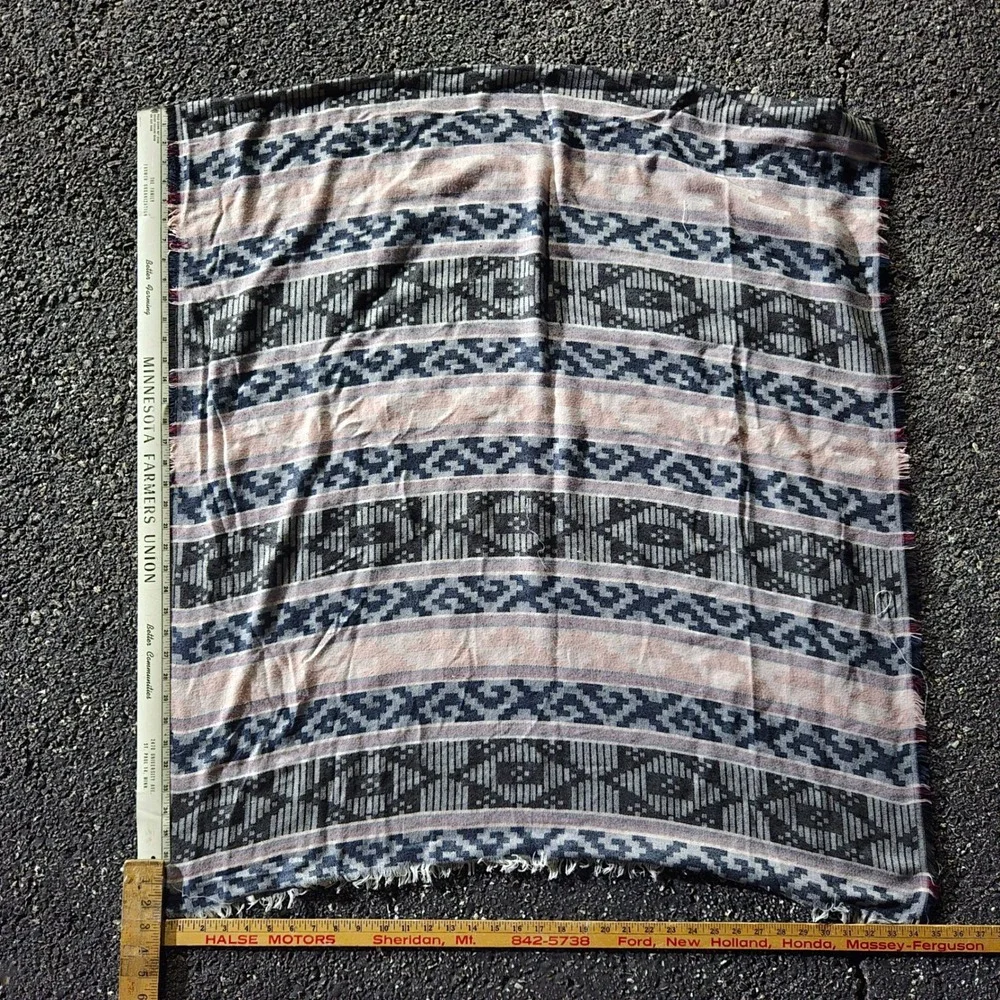 VTG Southwestern Boho Serape Shawl XL Unisex Scarf Poncho Grey Geometric Wrap